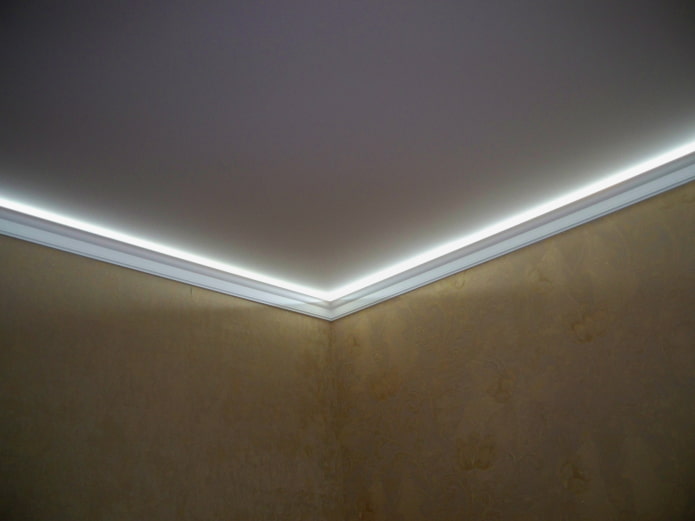 molduras de teto com iluminação