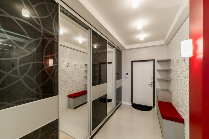 design de teto no corredor no estilo hi-tech