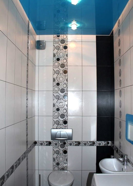 teto com textura brilhante no banheiro