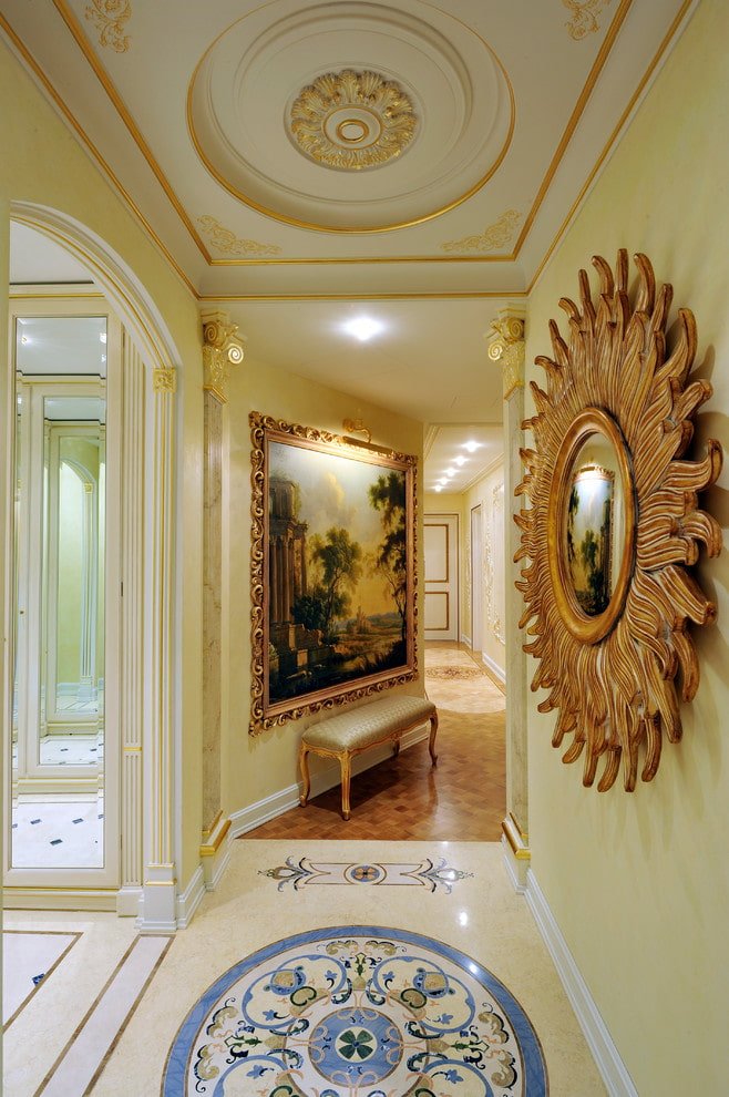 design decorativo do corredor no estilo clássico