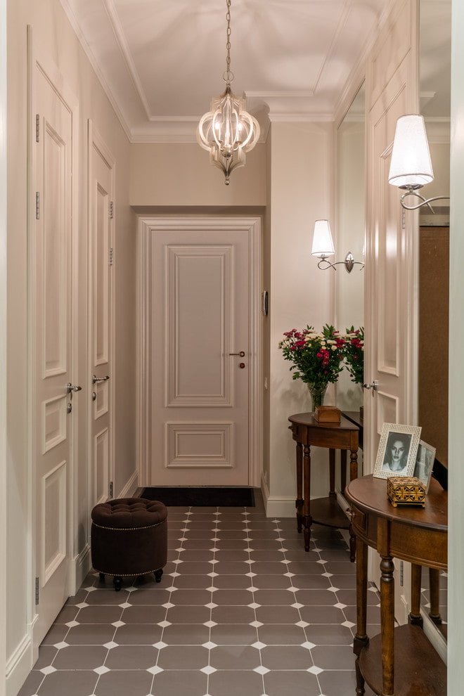 design decorativo do corredor em estilo clássico