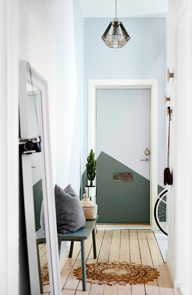 Decoração de corredor em estilo escandinavo