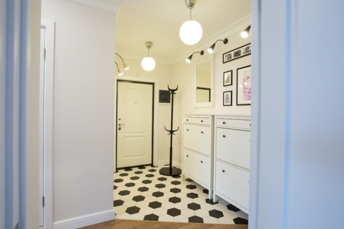 decoração e iluminação no corredor em estilo escandinavo