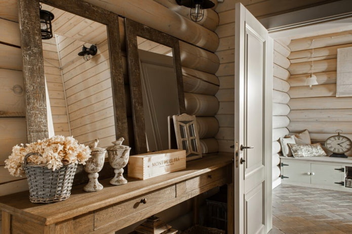 decoração e acessórios no interior do corredor no estilo provençal