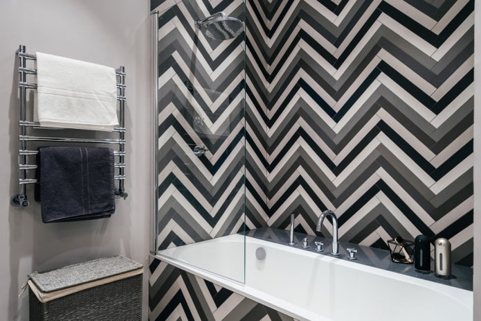 layout de azulejos em espinha de peixe no banheiro