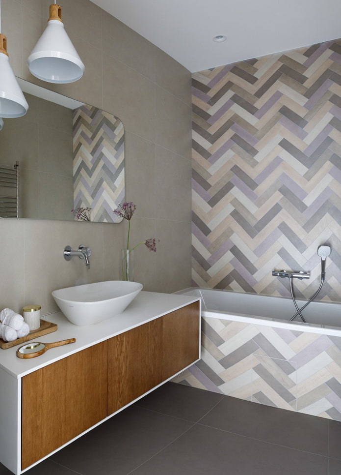 layout de azulejos em espinha de peixe no banheiro