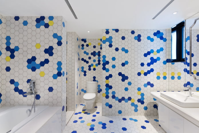 disposição dos azulejos no interior do banheiro