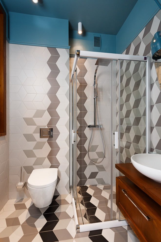 layout de azulejos no interior do banheiro