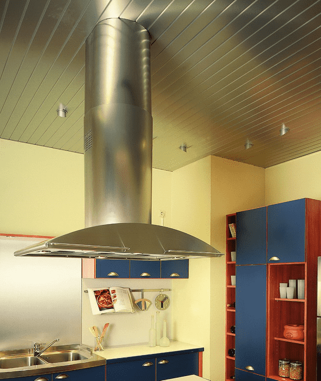 estrutura suspensa com ripas de metal