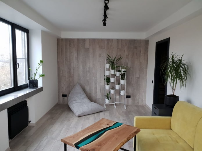 decoração de parede em um apartamento Khrushchev
