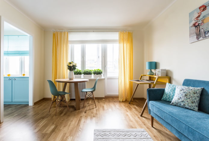 acabamento de piso em um apartamento em Khrushchev