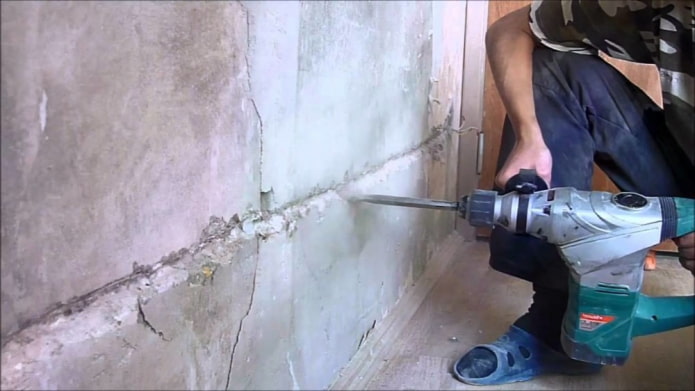 Fazendo sulcos com furadeira de impacto