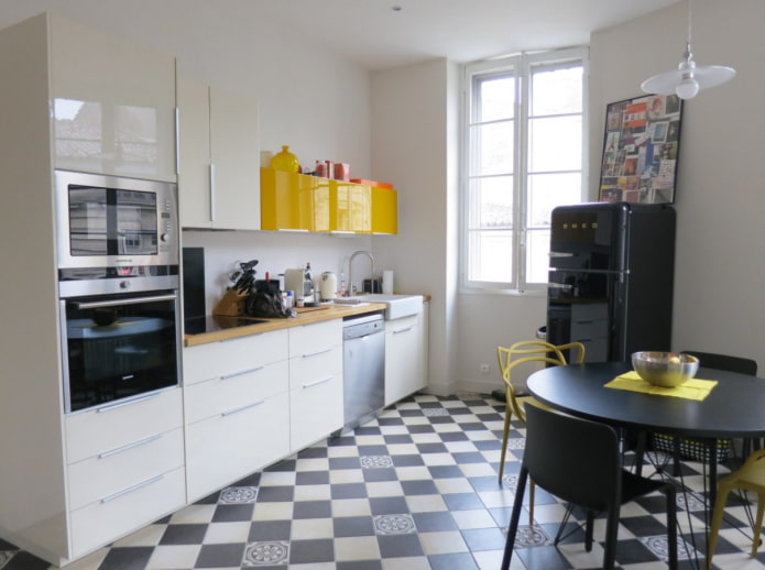 piso xadrez na cozinha