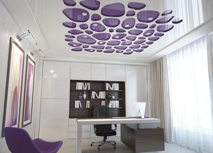 teto esticado com uma combinação de cores branco e roxo