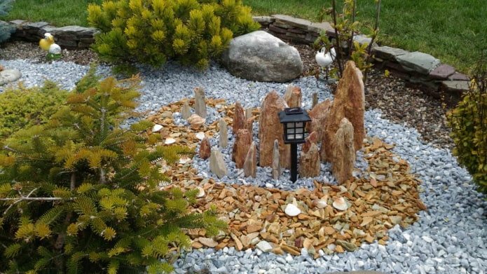 Decoração de jardim de pedras japonês
