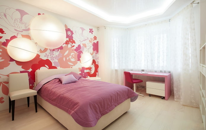 interior de um quarto branco e rosa