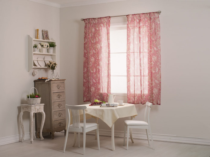 cortinas rosa na cozinha