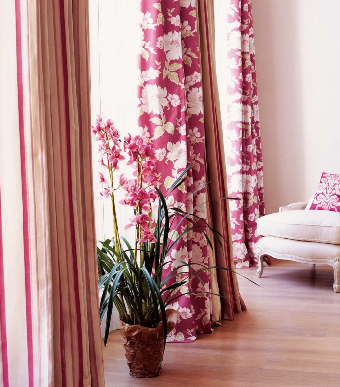 cortinas com estampa floral