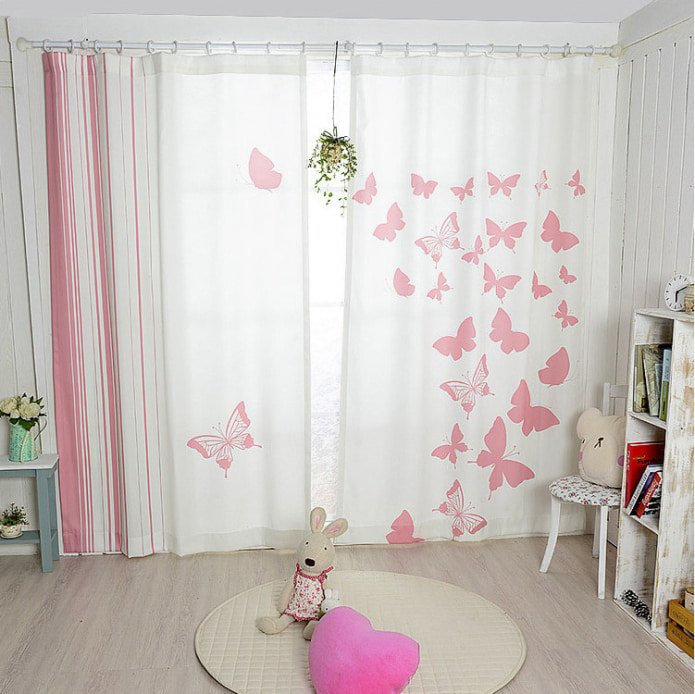 borboletas em cortinas