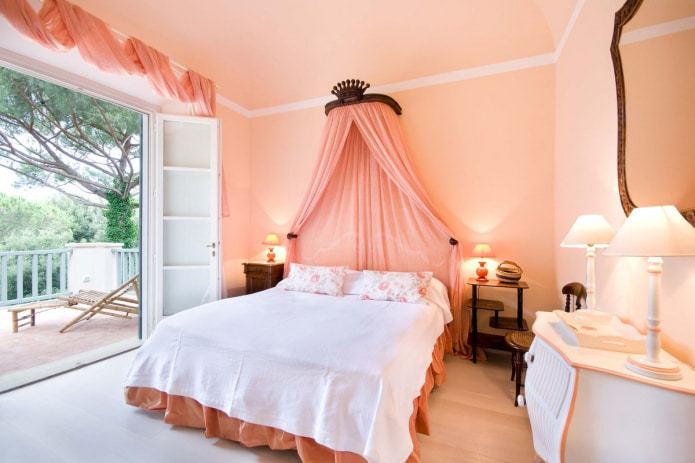 cortinas coral no quarto