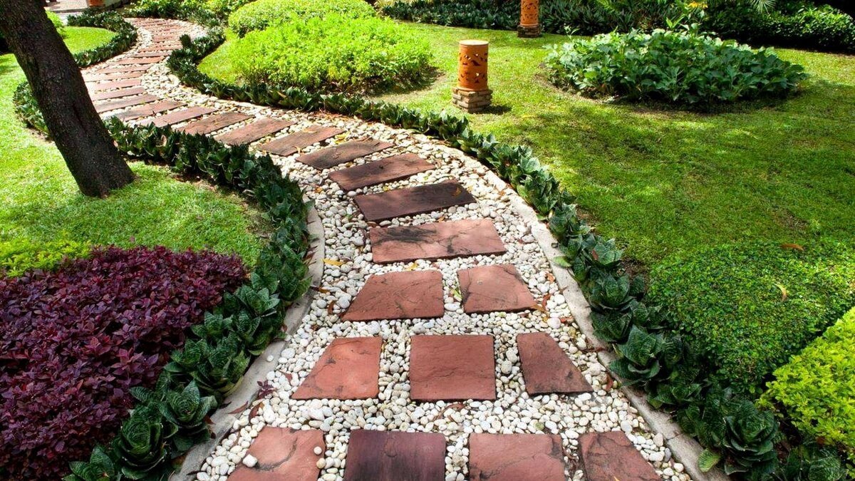 Como decorar lindamente os caminhos do jardim para uma casa de veraneio?