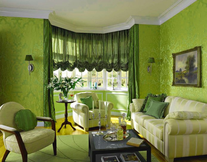 papel de parede verde-salada em um interior clássico