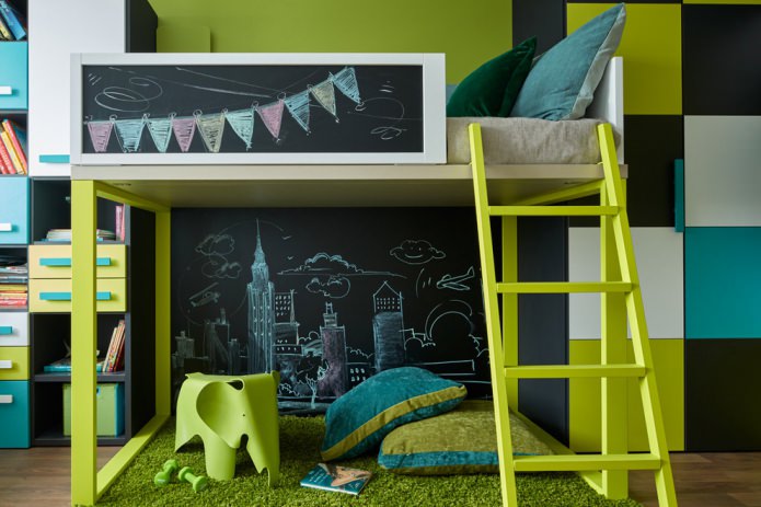 verde-claro e turquesa no quarto infantil