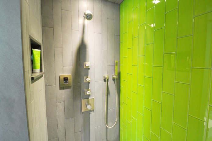 azulejos verde-claro-cinza