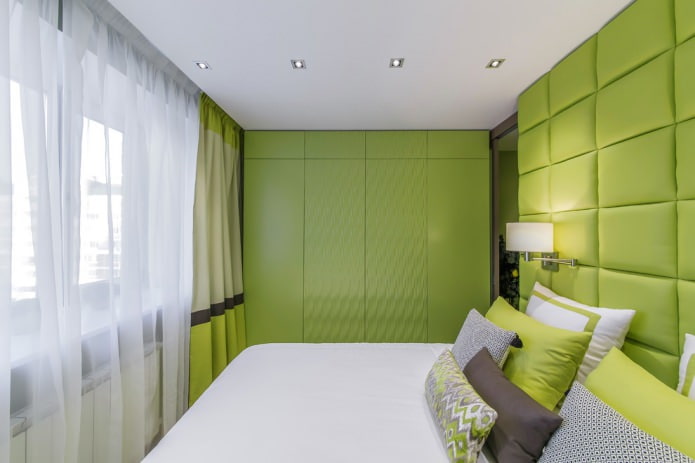 Quarto moderno em tons de verde claro