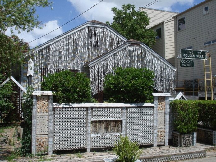 casa feita de latas de cerveja nos EUA