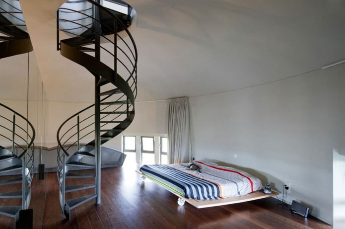 casa feita de uma torre de água na Bélgica vista de dentro
