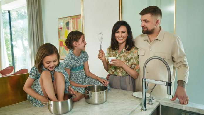 Basta com sua família