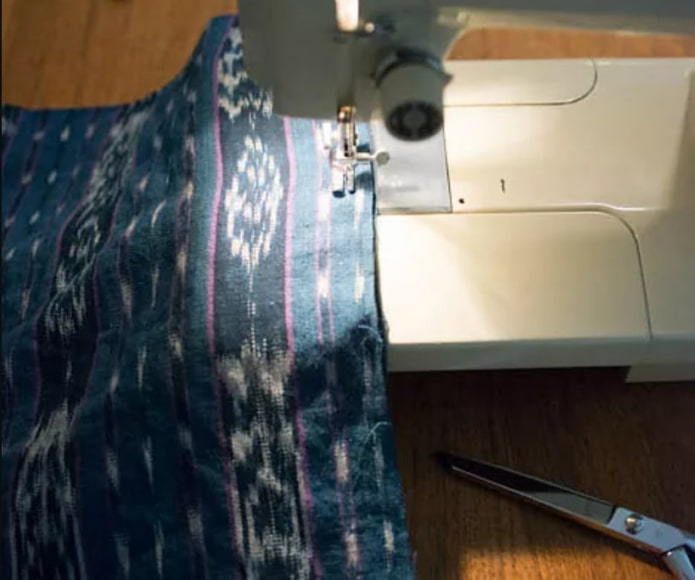 costure pedaços de roupa