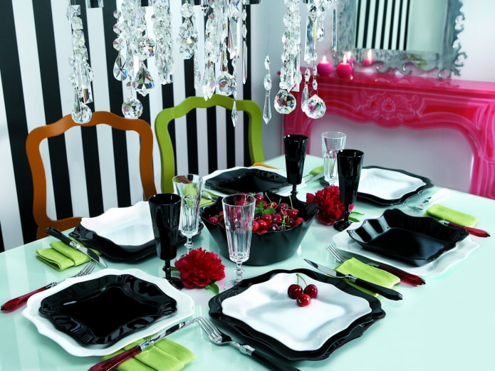 sala de jantar iluminada