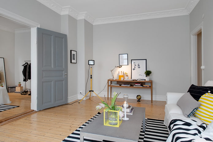 porta cinza em estilo escandinavo