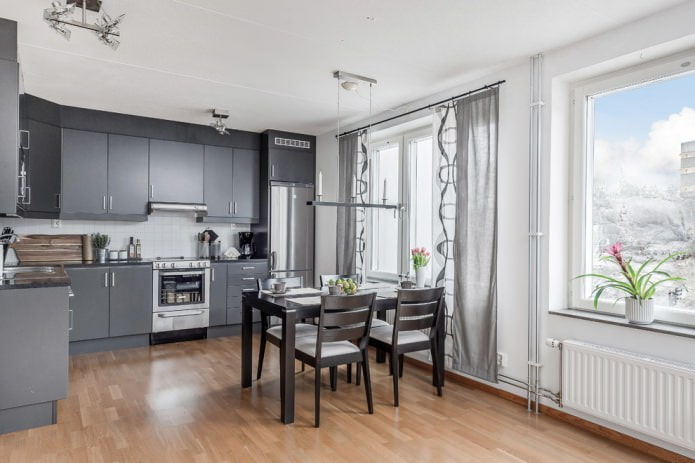 Cortinas cinza na cozinha