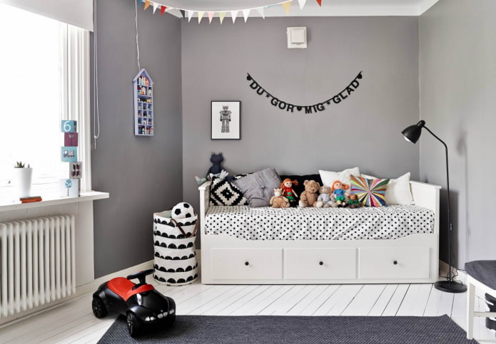 interior infantil em tons de cinza