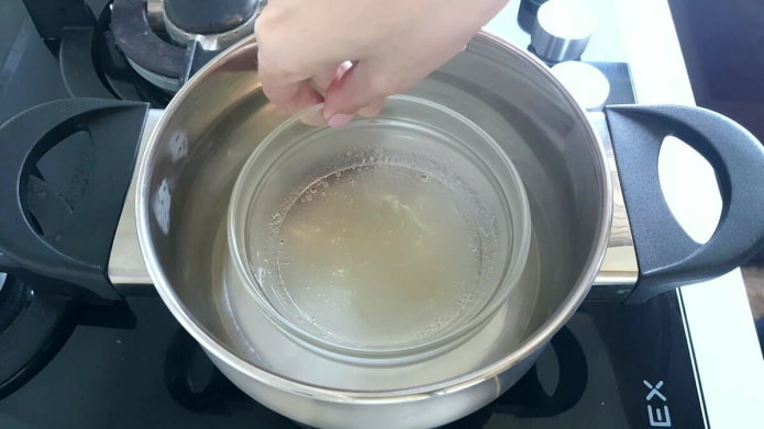 Gelatina em banho-maria