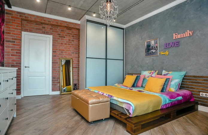 guarda-roupa no interior do quarto em estilo loft