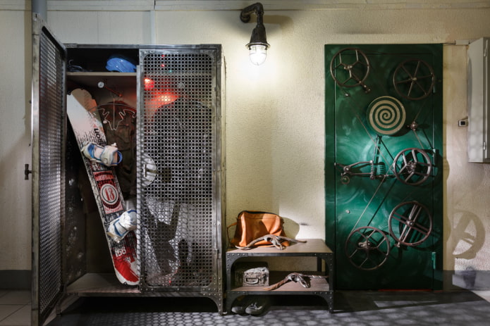 guarda-roupa no interior do corredor em estilo loft