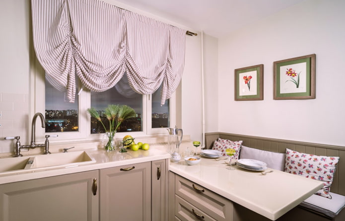Cortinas de cozinha austríacas
