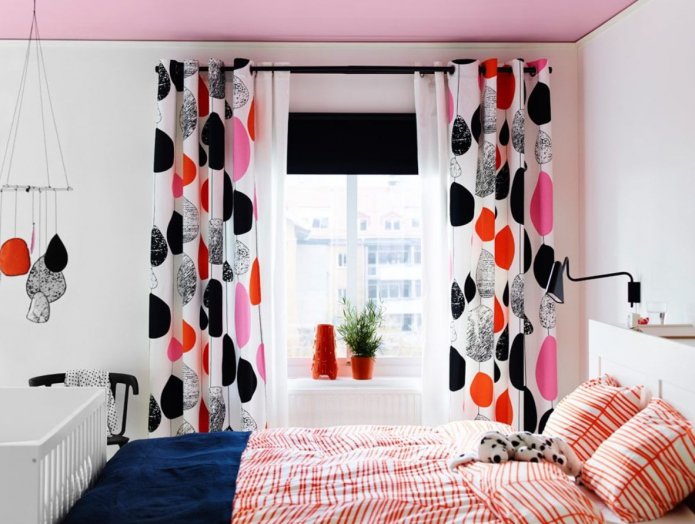 Cortinas IKEA no quarto do bebê