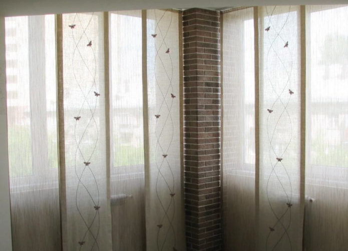 Cortinas japonesas na loggia