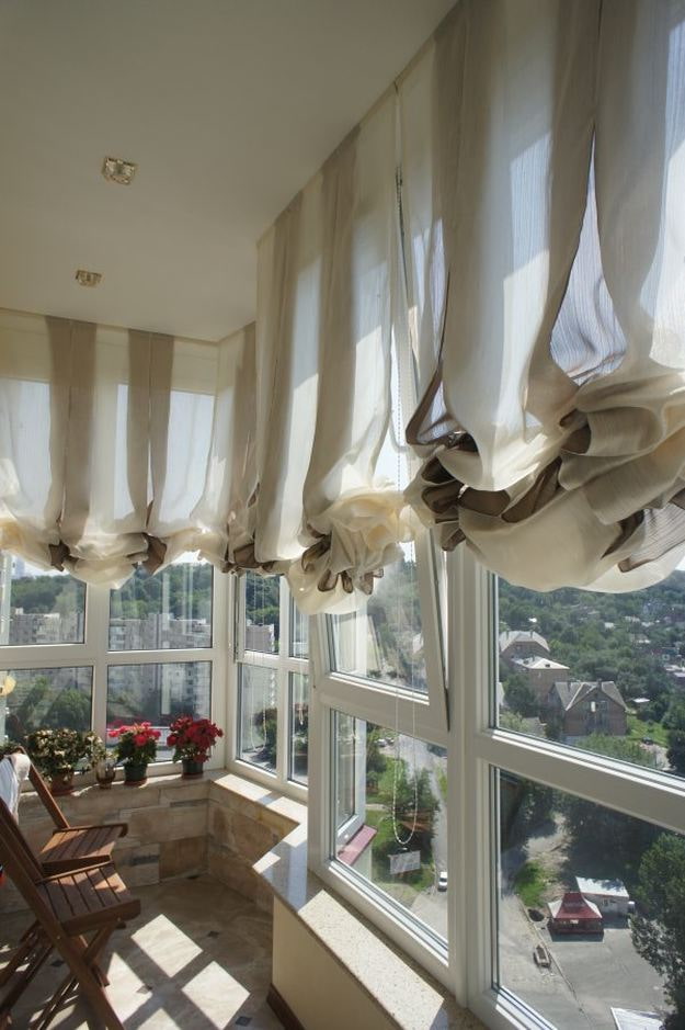 cortinas curtas na loggia