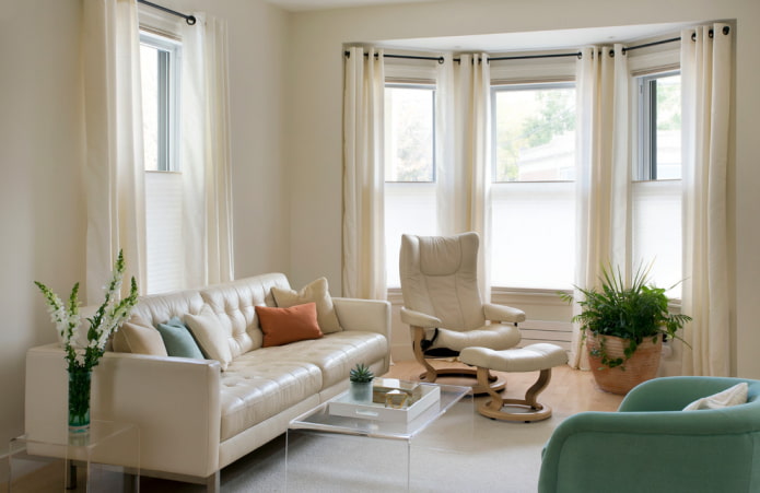 cortinas com ilhós na janela saliente