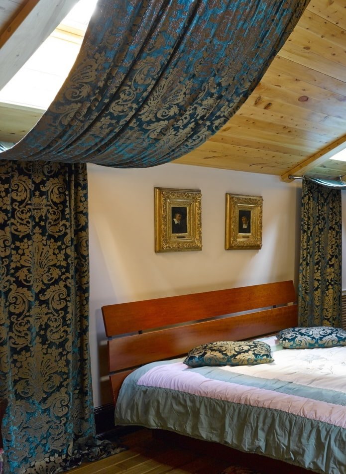cortinas estampadas na janela de mansarda