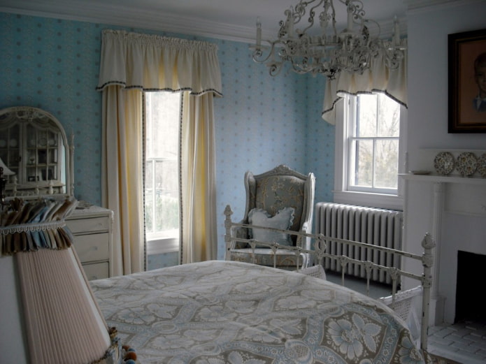 lambrequins simples no interior do quarto