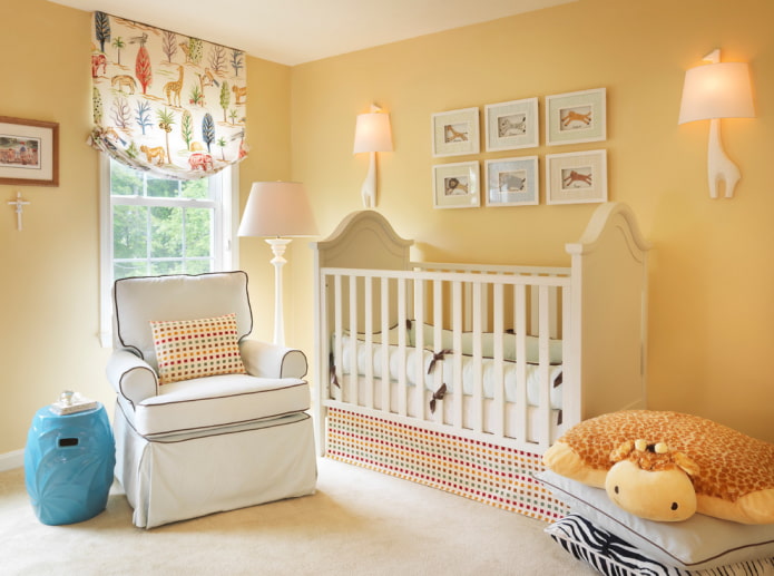 cortinas com desenhos infantis no interior