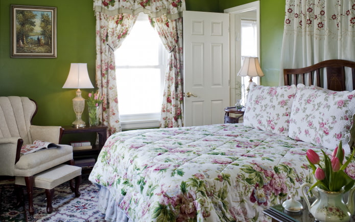cortinas com estampa floral no estilo provençal