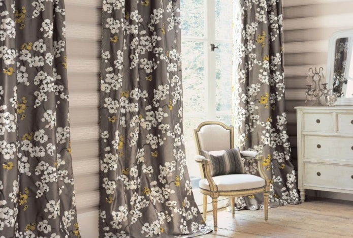 cortinas com estampa floral branca